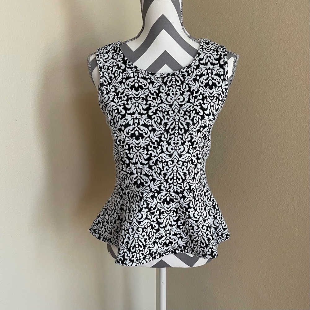 Picky Girl Black & White Tank Top - Size: Large